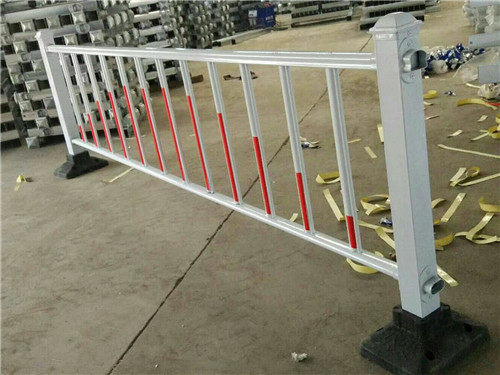 道路隔離護欄案例圖片2