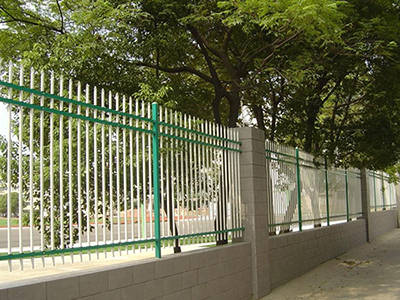 小區(qū)鋅鋼護欄圖片2