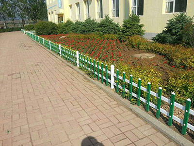 塑料草坪護(hù)欄圖片2