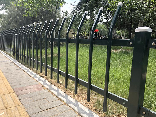 鋅鋼草坪護欄圖片5